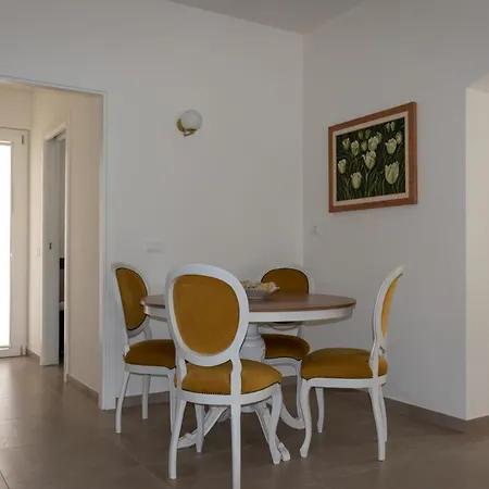 L'angolo Dei Mori - Badessa Apartman *